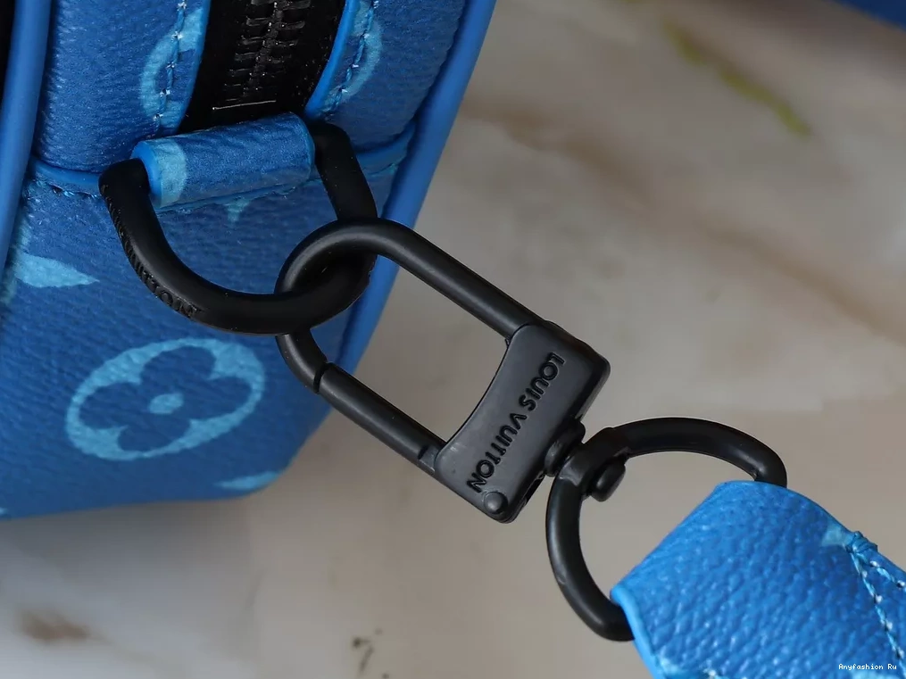 Louis Vuitton Versatile Bags Unisex Messenger For 698 1127